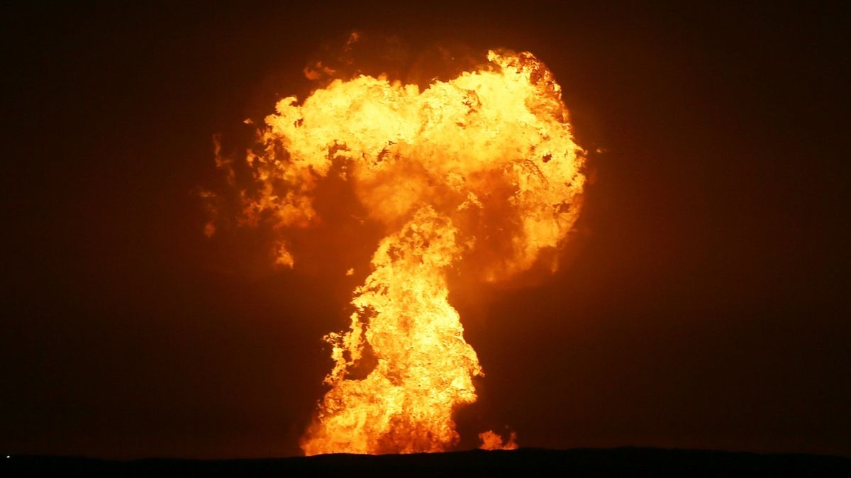 Záhada masivní exploze v Kaspickém moři trvá. Podle Baku to byla bahenní sopka